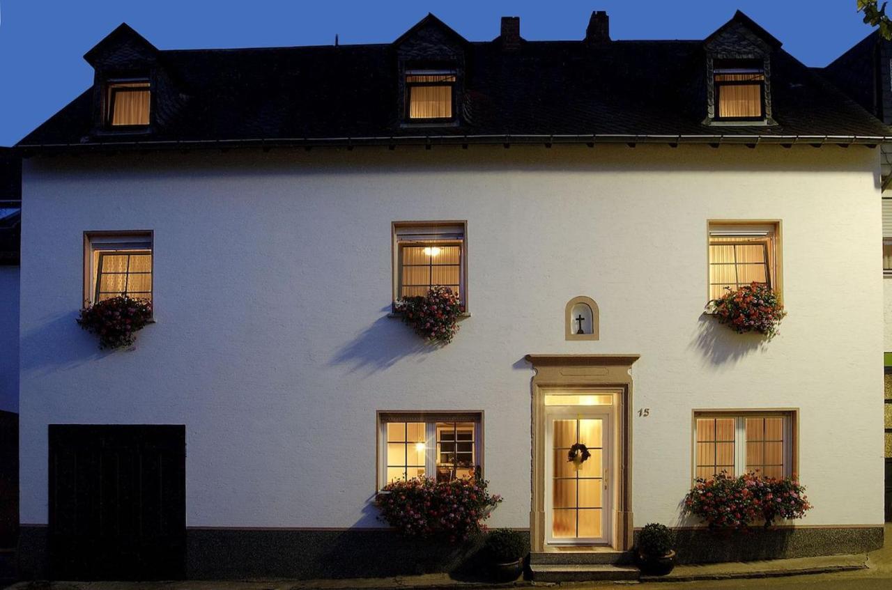 Weingut & Gaestehaus Edwin Hoffmann Trittenheim Exterior photo